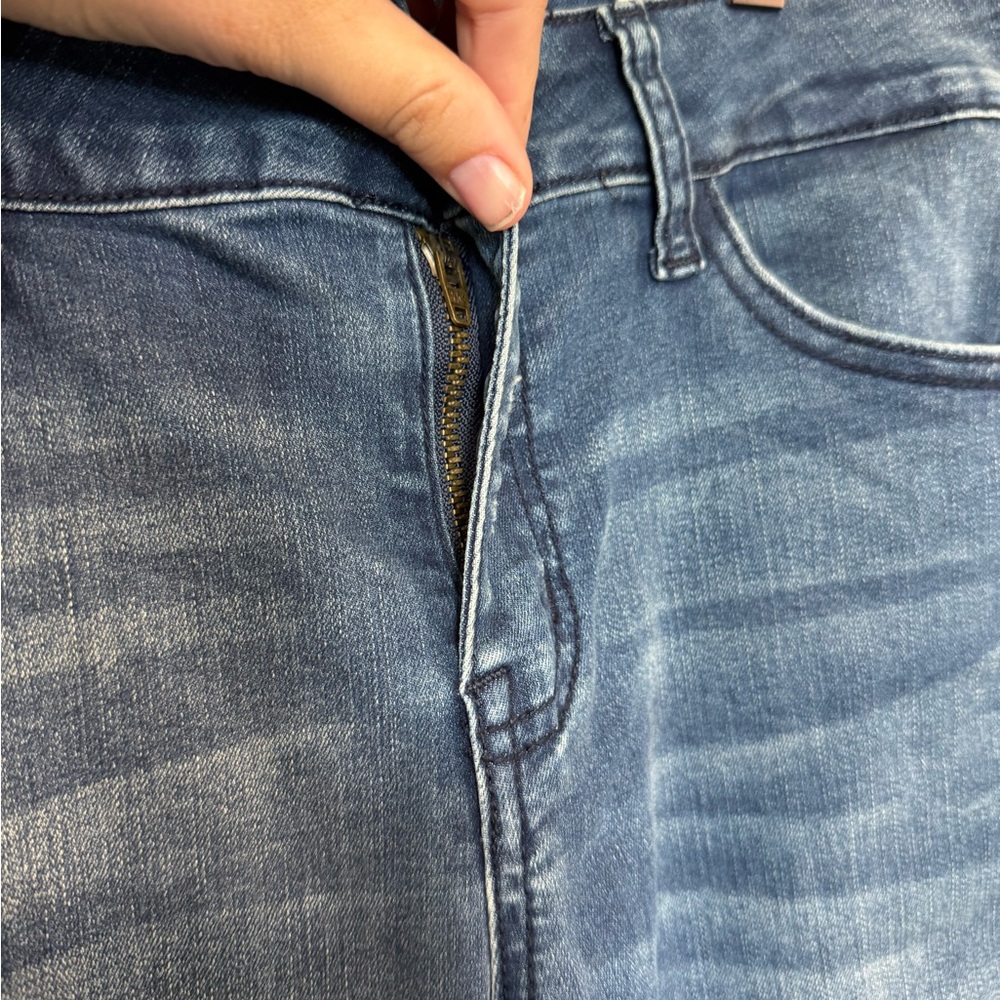 Judy Blue Distressed Skinny Jeans in Blue Wash - Picture 3 of 10